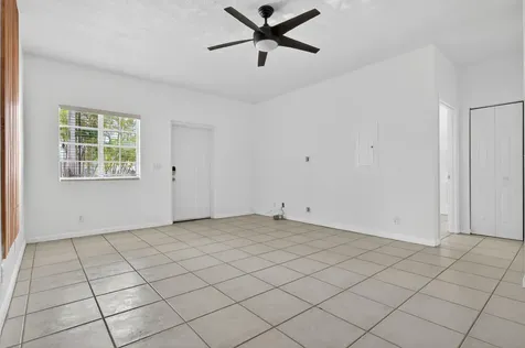 4902 Washington Street Hollywood FL 33021