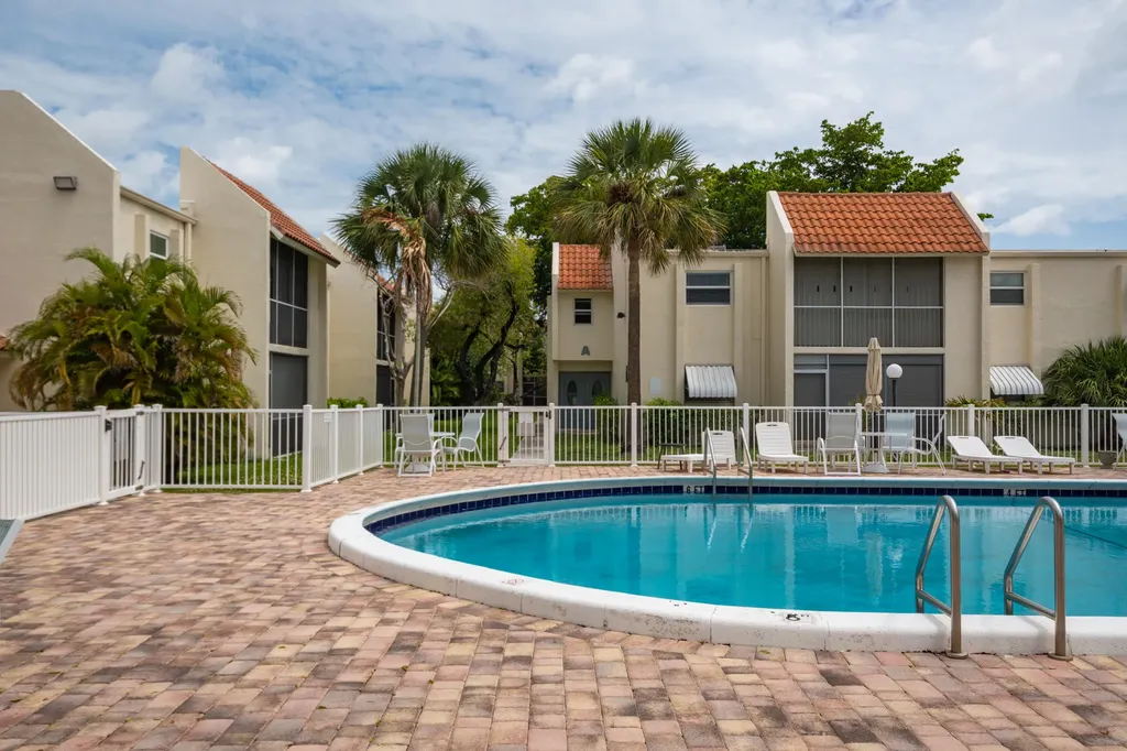 1428 SE 4th Avenue Deerfield Beach FL 33441