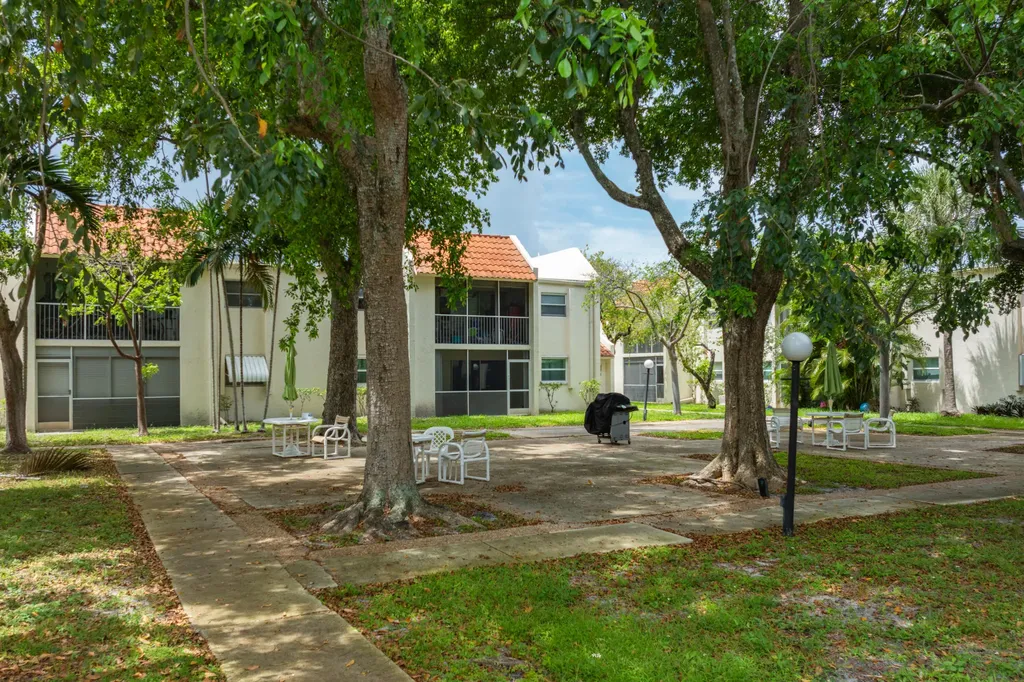 1428 SE 4th Avenue Deerfield Beach FL 33441