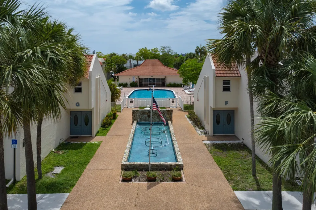 1428 SE 4th Avenue Deerfield Beach FL 33441