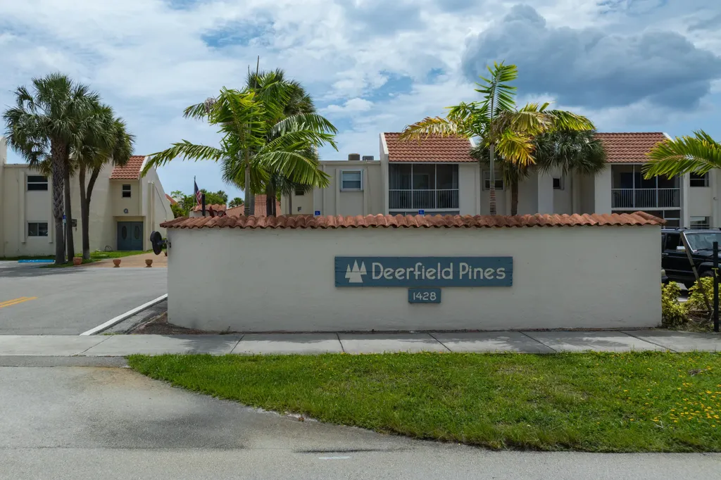 1428 SE 4th Avenue Deerfield Beach FL 33441