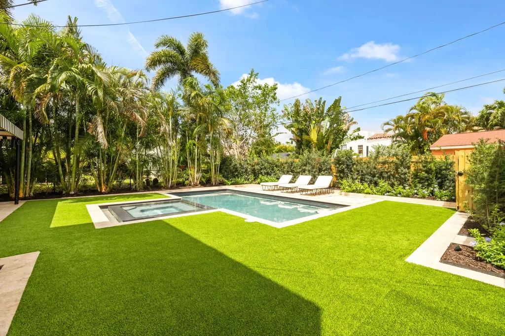 511 32nd Street West Palm Beach FL 33407
