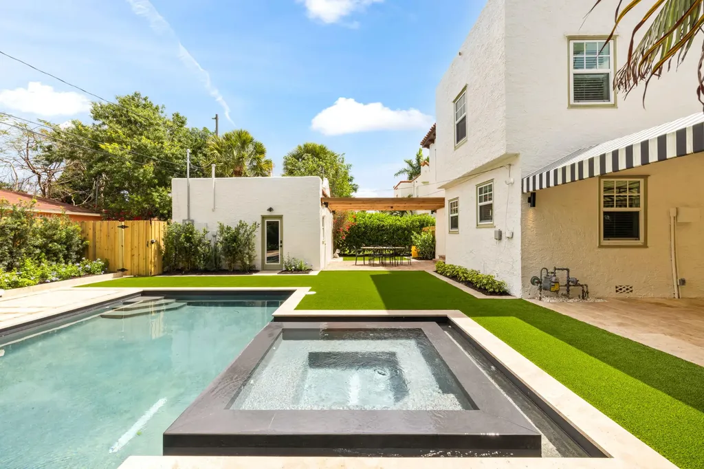 511 32nd Street West Palm Beach FL 33407