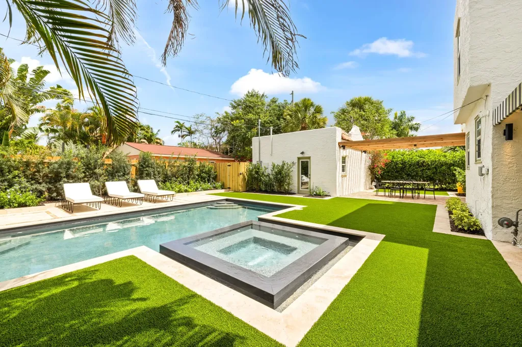 511 32nd Street West Palm Beach FL 33407