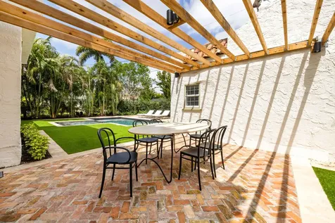 511 32nd Street West Palm Beach FL 33407