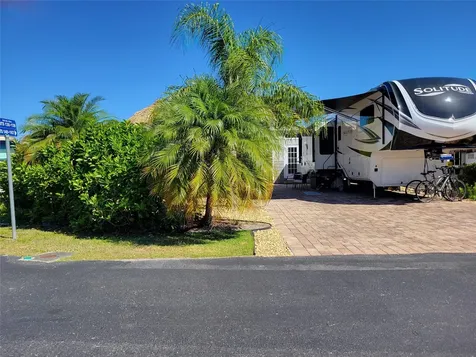 545 SW 40th Cove Okeechobee FL 34974