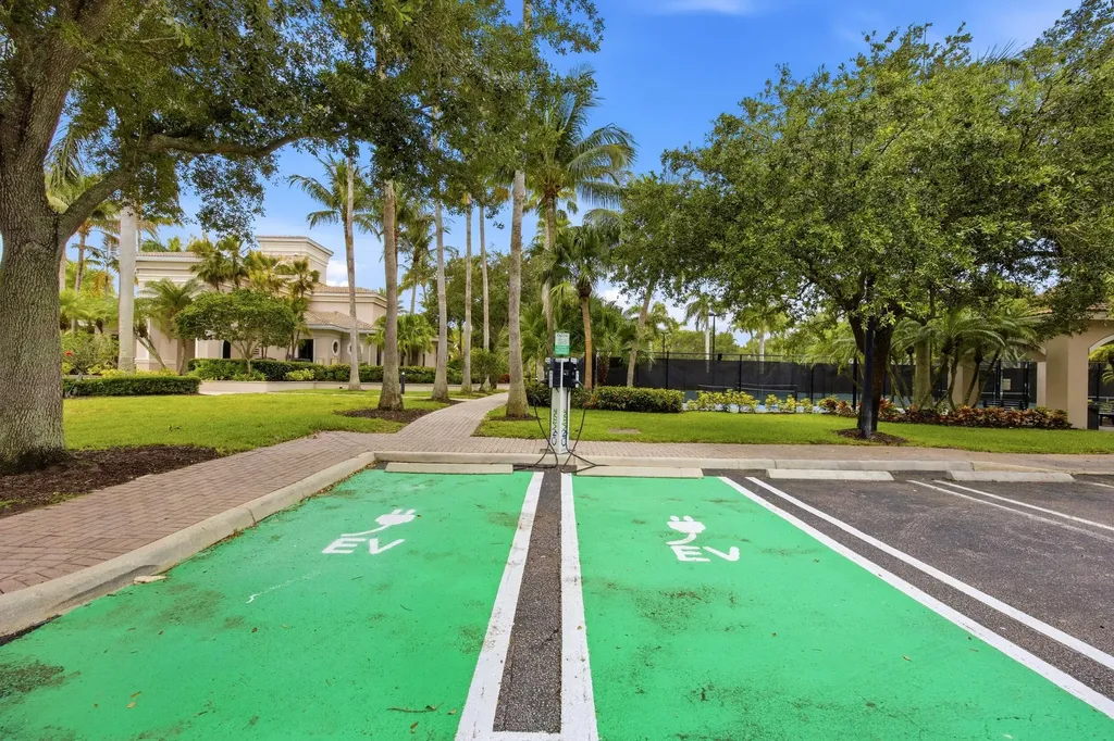 2802 Sarento Place Palm Beach Gardens FL 33410