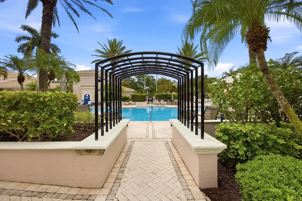2802 Sarento Place Palm Beach Gardens FL 33410