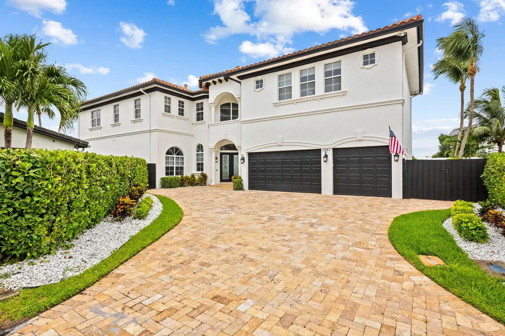 1261 NE 27th Way Pompano Beach FL 33062