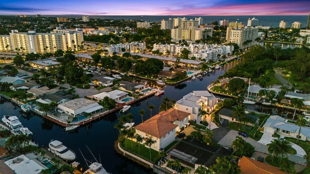 1261 NE 27th Way Pompano Beach FL 33062