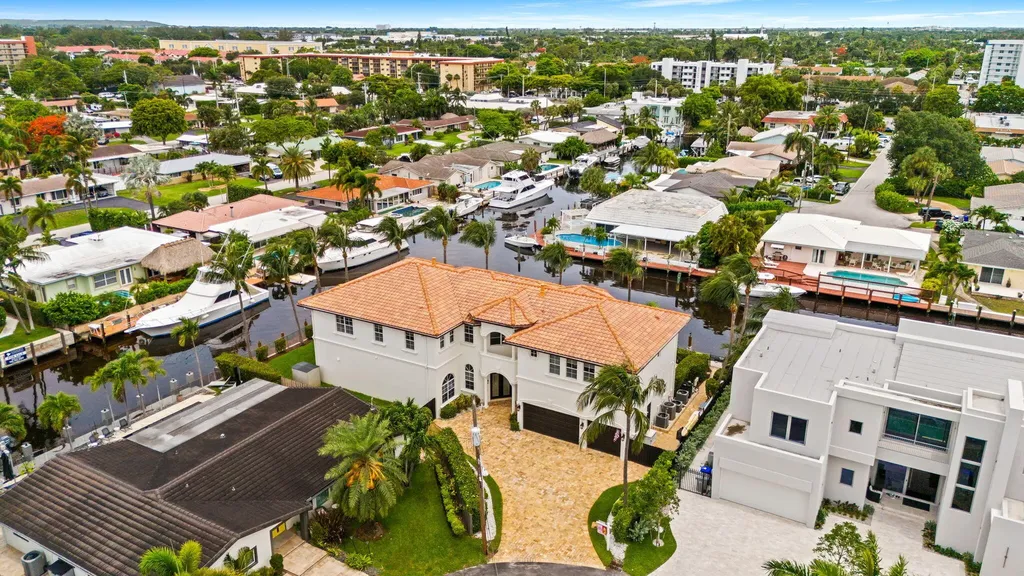 1261 NE 27th Way Pompano Beach FL 33062