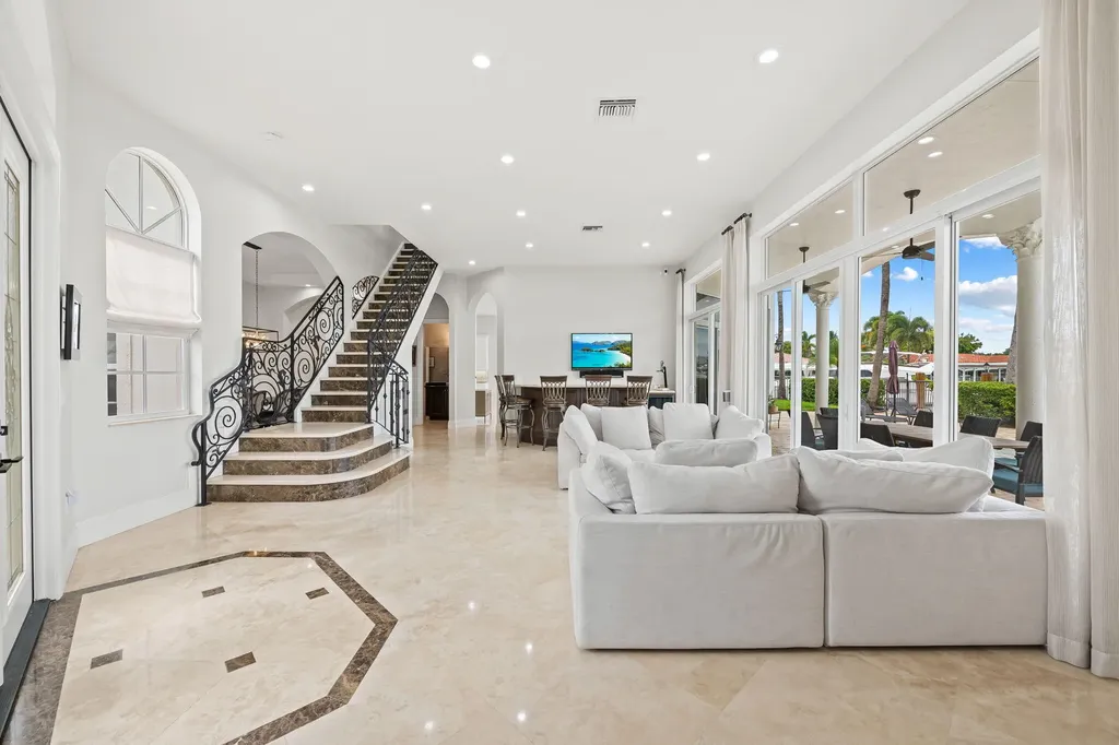 1261 NE 27th Way Pompano Beach FL 33062