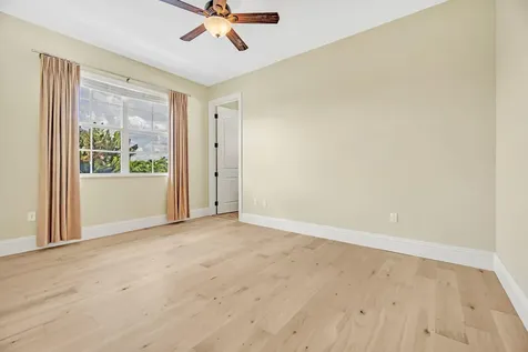 1261 NE 27th Way Pompano Beach FL 33062