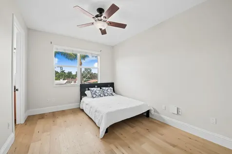 1261 NE 27th Way Pompano Beach FL 33062