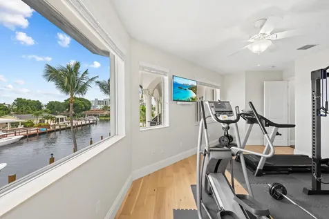 1261 NE 27th Way Pompano Beach FL 33062
