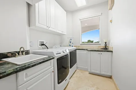 1261 NE 27th Way Pompano Beach FL 33062