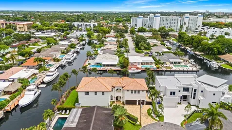 1261 NE 27th Way Pompano Beach FL 33062