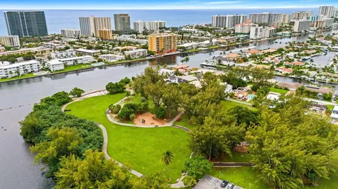 1261 NE 27th Way Pompano Beach FL 33062