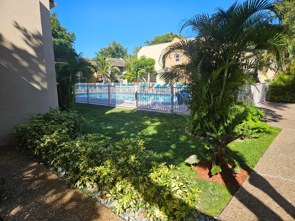 959 SE 2nd Avenue SE Deerfield Beach FL 33441