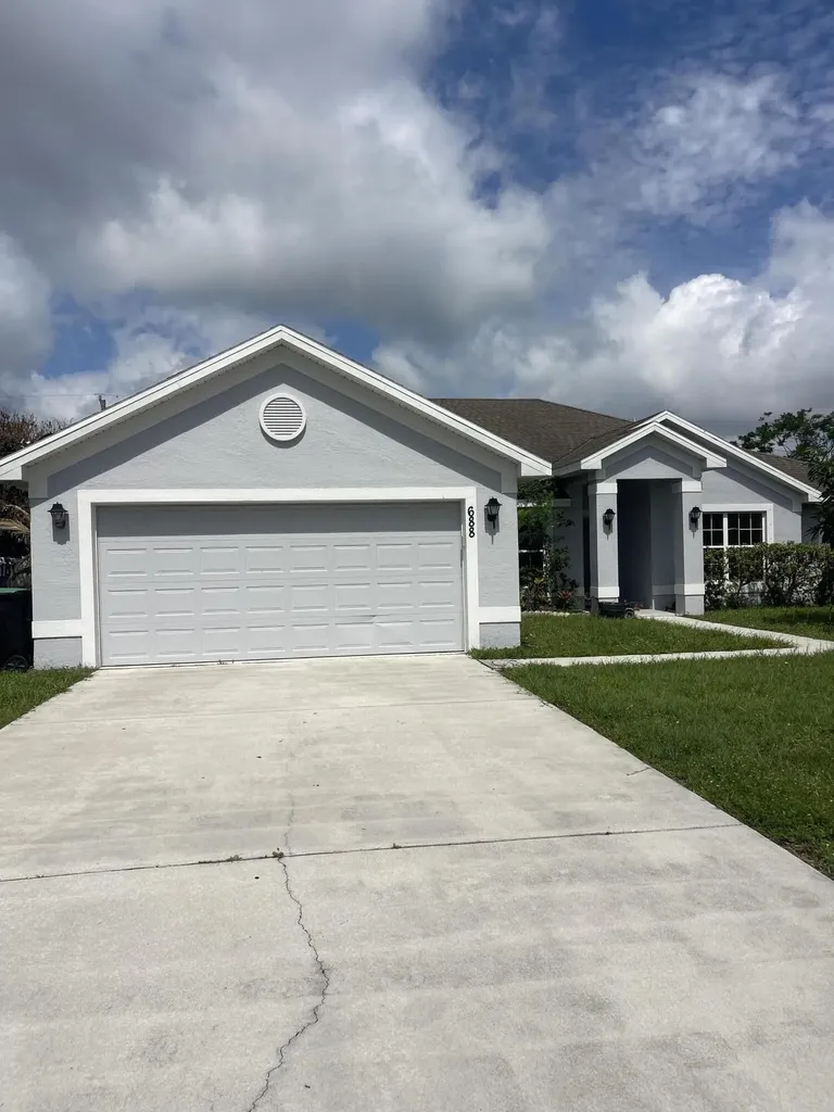 688 SW Heather Street Port St Lucie FL 34983