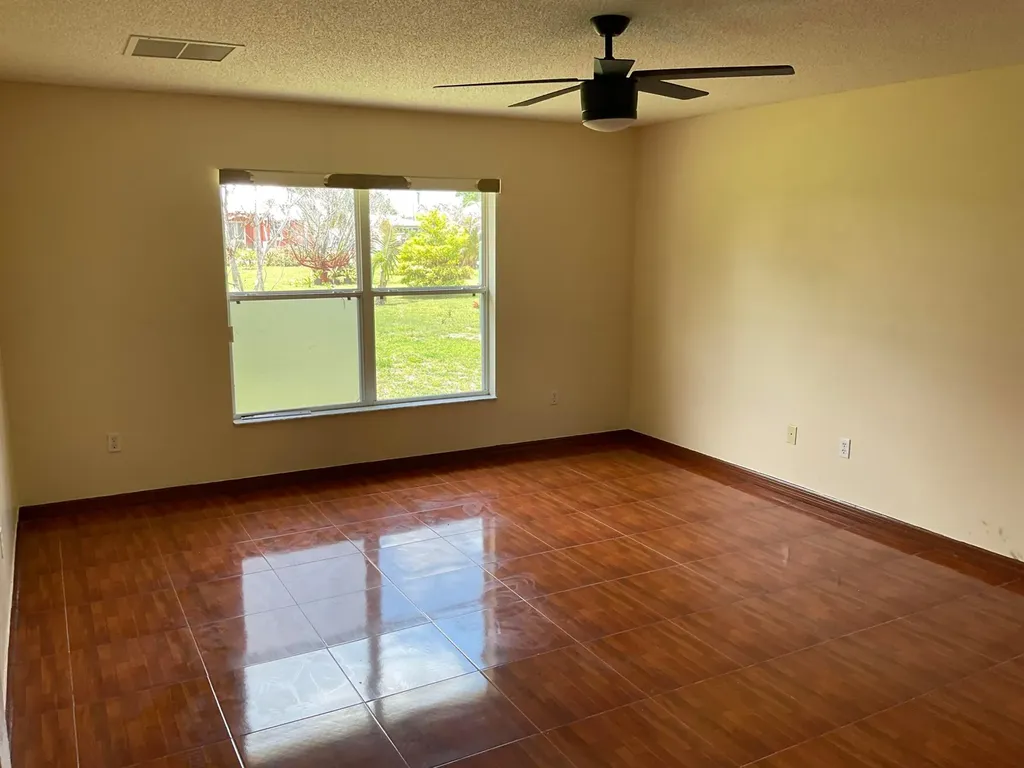 688 SW Heather Street Port St Lucie FL 34983