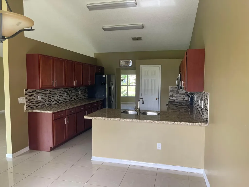 688 SW Heather Street Port St Lucie FL 34983