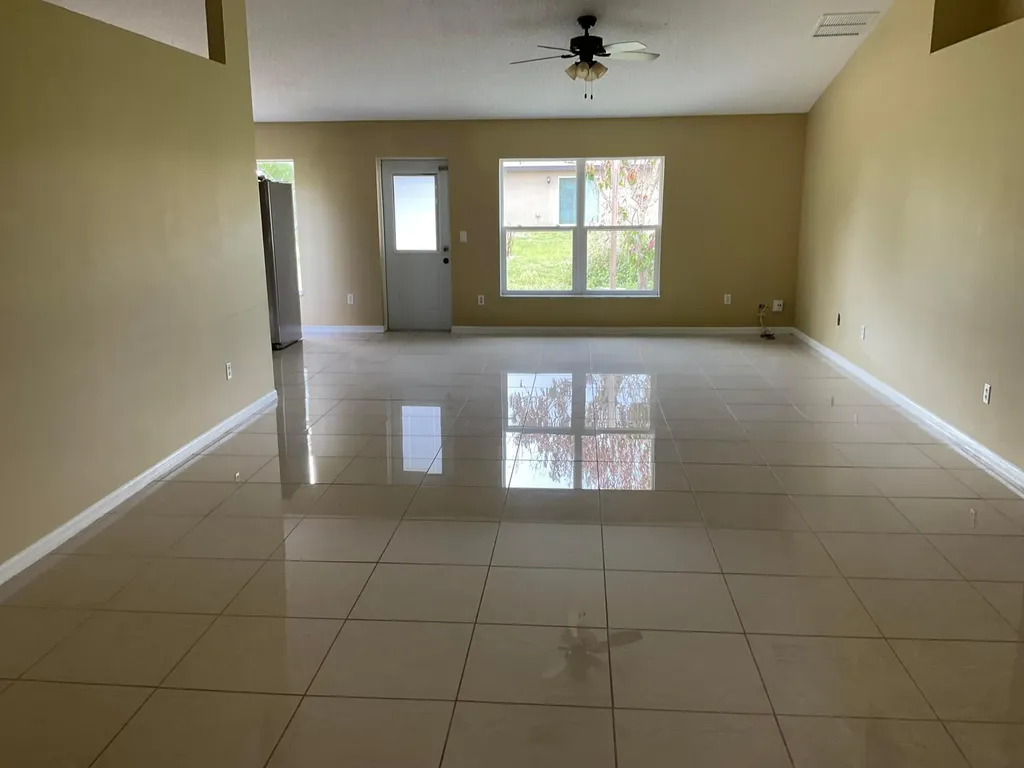 688 SW Heather Street Port St Lucie FL 34983