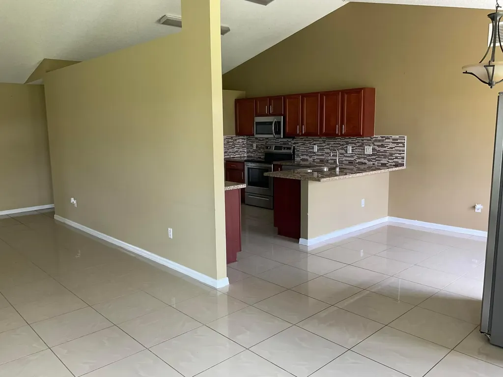 688 SW Heather Street Port St Lucie FL 34983