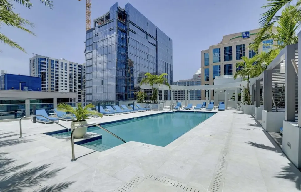100 E Las Olas Boulevard Fort Lauderdale FL 33301