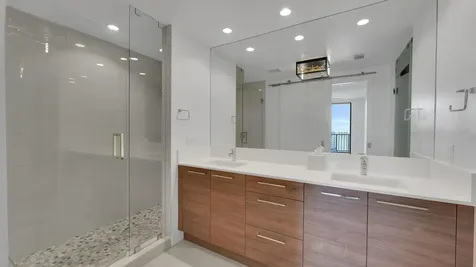 100 E Las Olas Boulevard Fort Lauderdale FL 33301