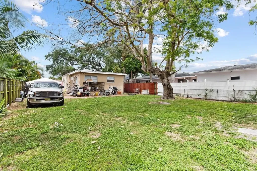 2434 Mckinley Street Hollywood FL 33020