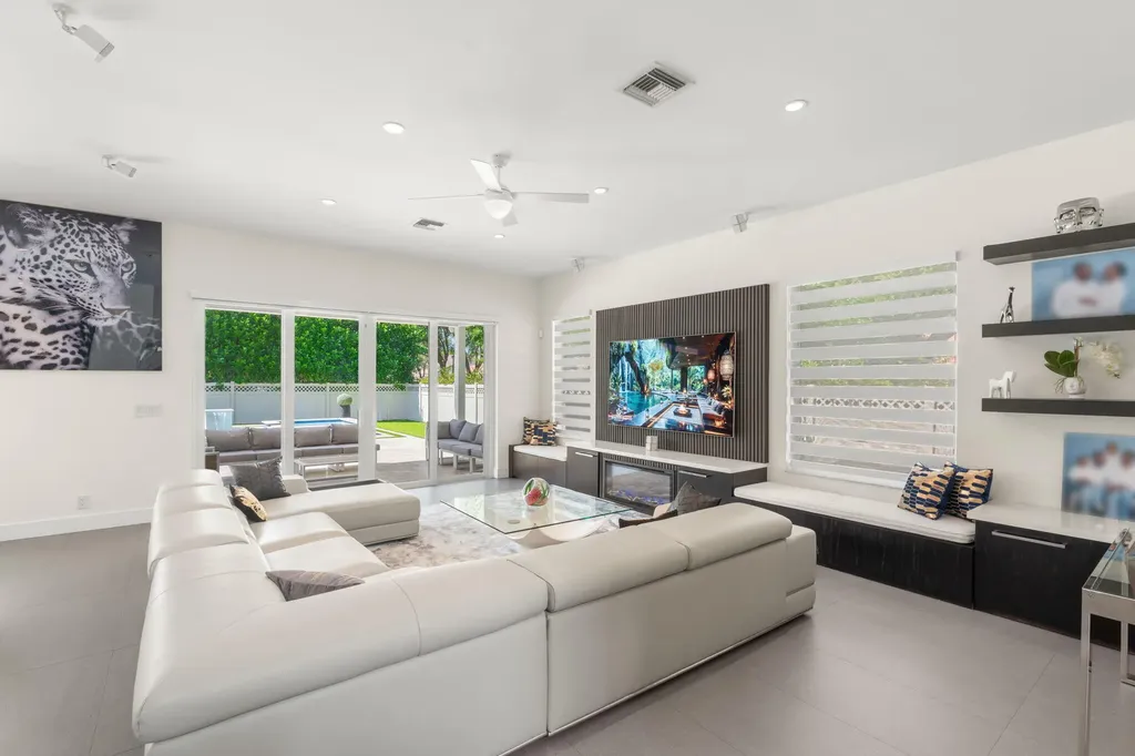 1254 NW 102nd Way Coral Springs FL 33071