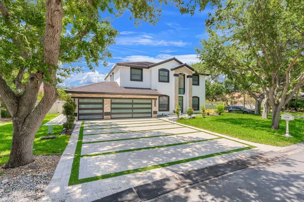 1254 NW 102nd Way Coral Springs FL 33071