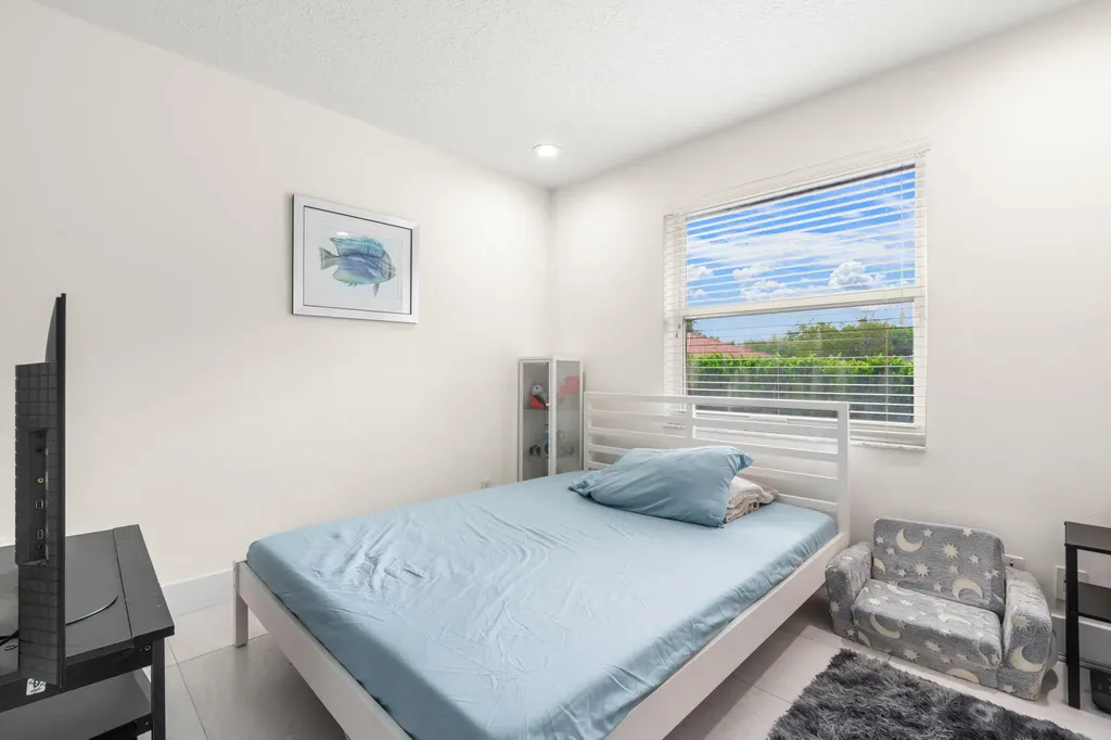 1254 NW 102nd Way Coral Springs FL 33071