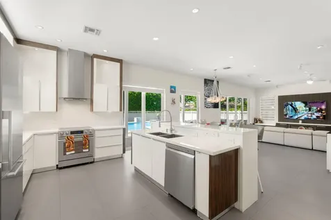 1254 NW 102nd Way Coral Springs FL 33071
