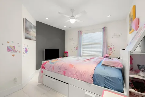 1254 NW 102nd Way Coral Springs FL 33071