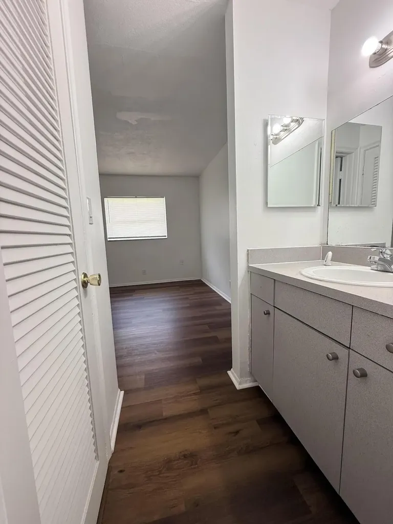 4001 NW 31st Avenue Lauderdale Lakes FL 33309