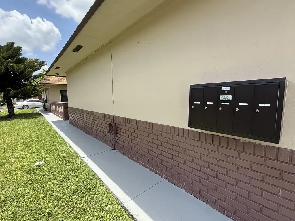 4001 NW 31st Avenue Lauderdale Lakes FL 33309