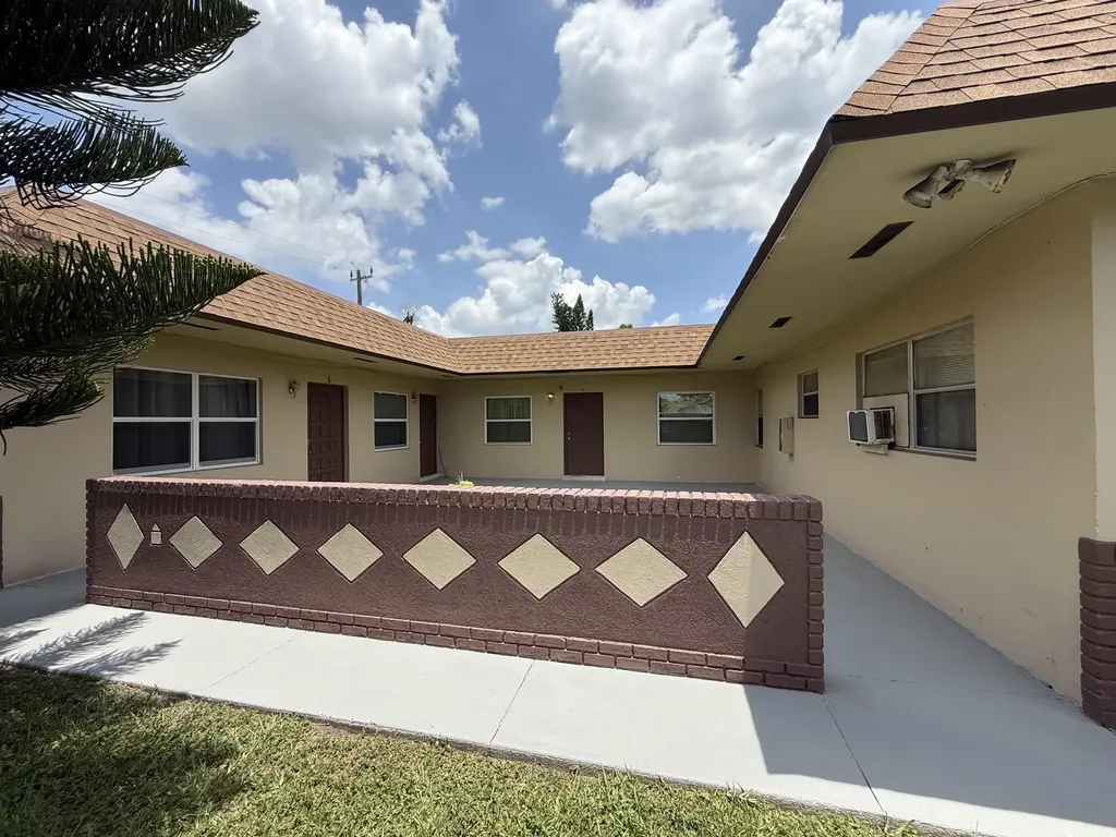 4001 NW 31st Avenue Lauderdale Lakes FL 33309