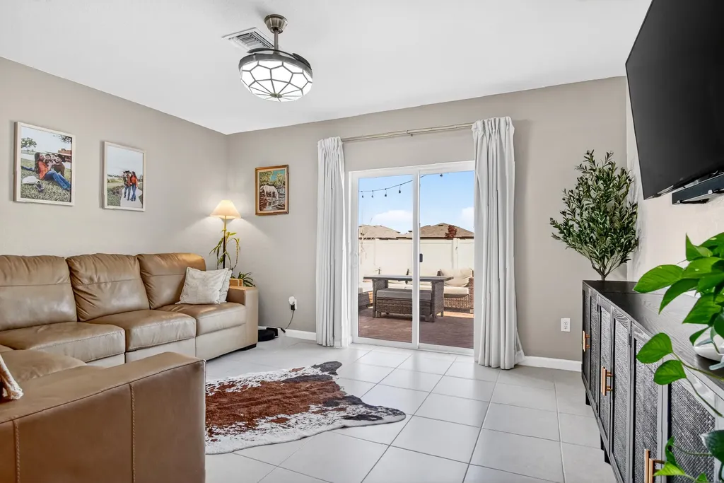 760 Carlyle Way Fort Pierce FL 34947