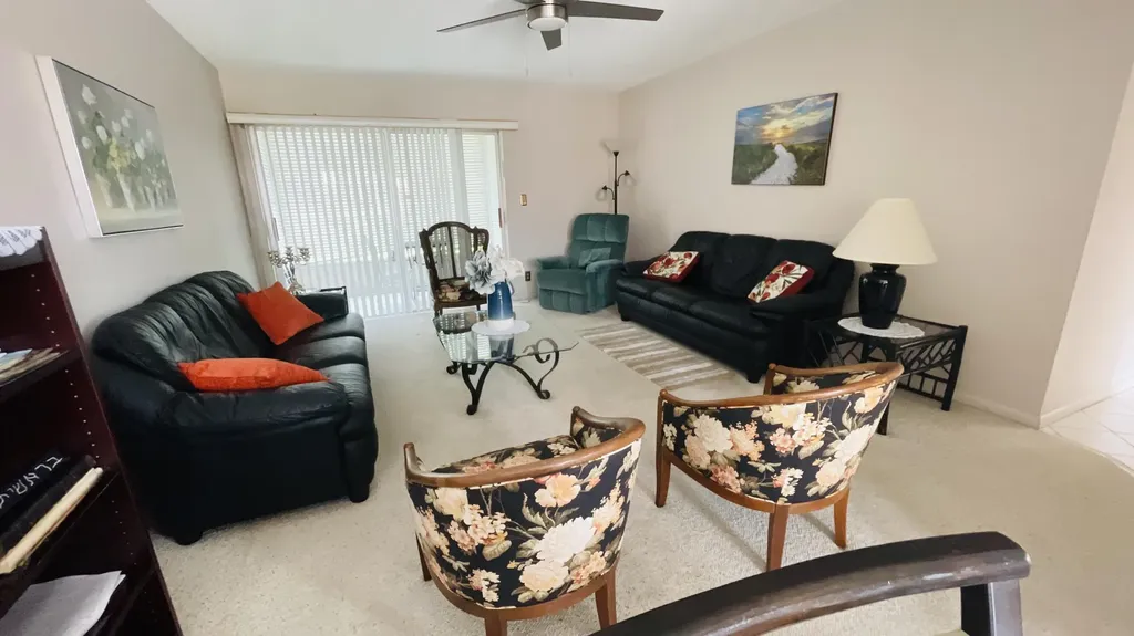 19 Golfs Edge West Palm Beach FL 33417