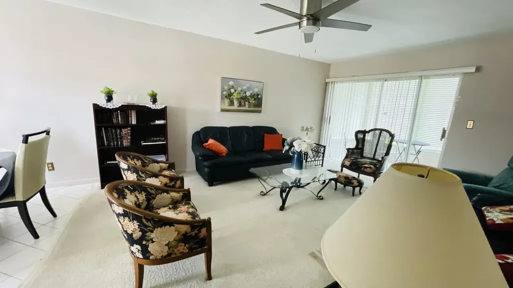 19 Golfs Edge West Palm Beach FL 33417