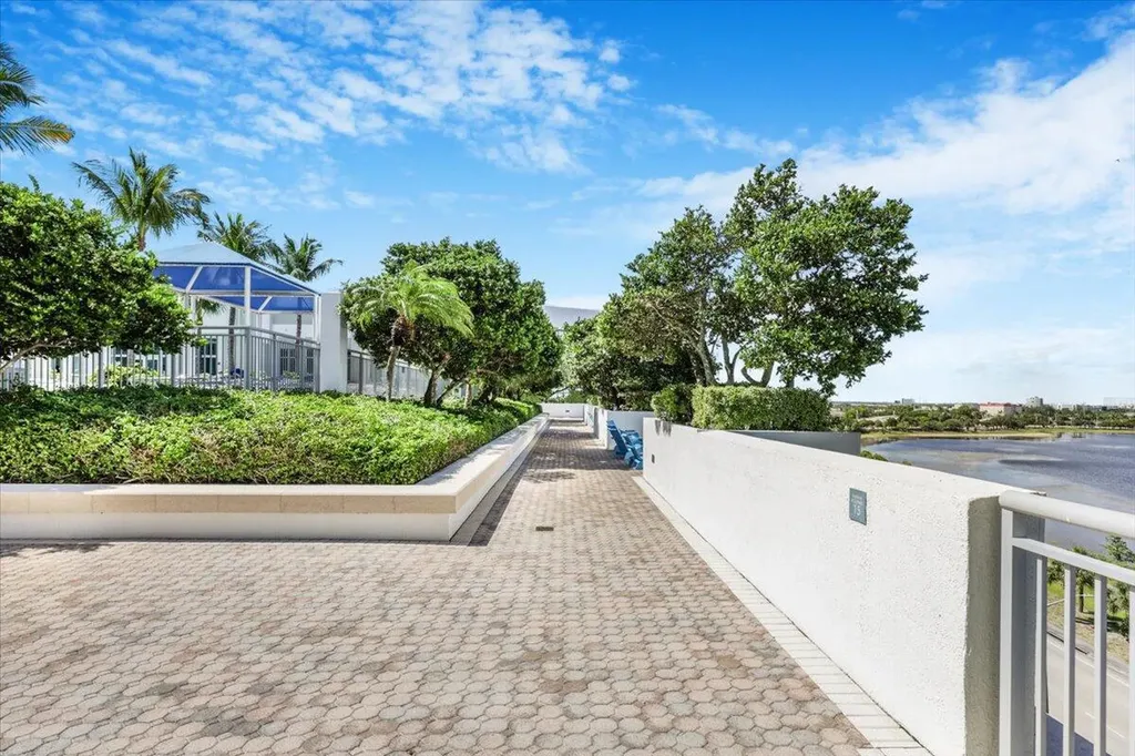 300 S Australian Avenue West Palm Beach FL 33401