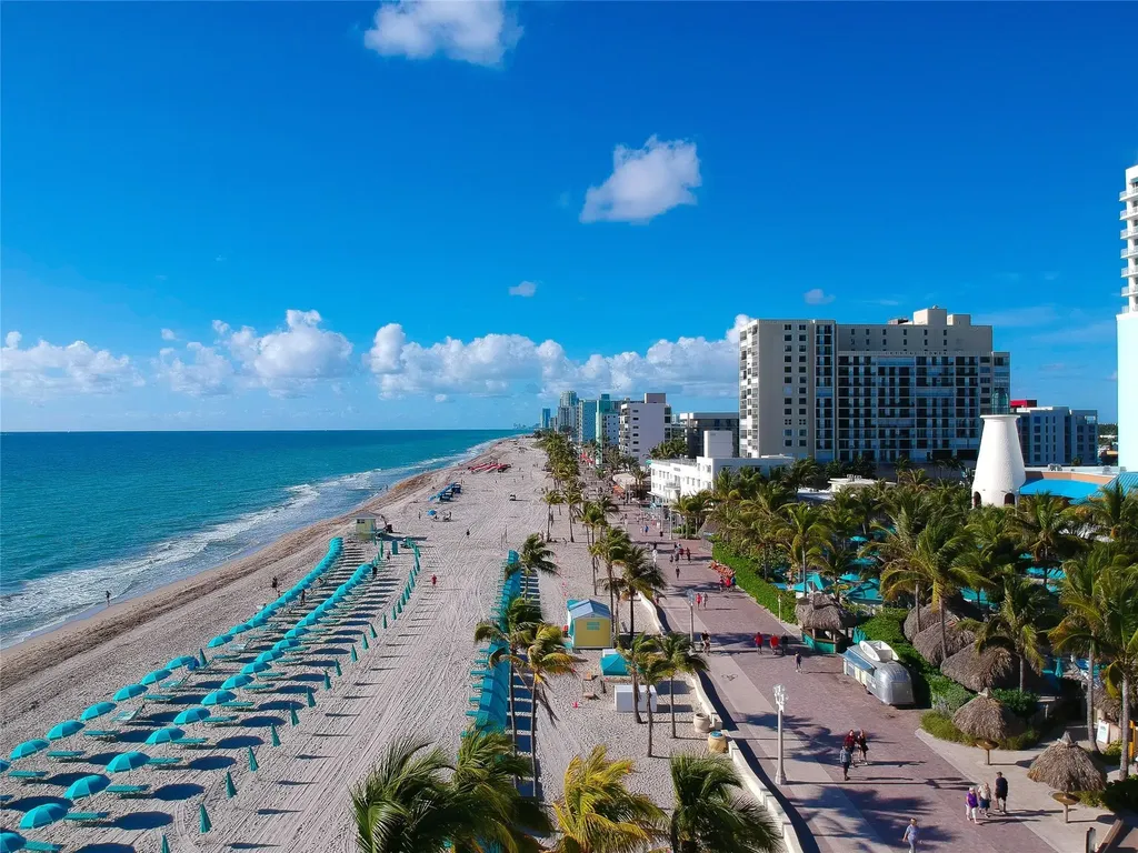 2309 Park Lane Hollywood FL 33021