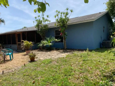 9627 SE Crest Court Hobe Sound FL 33455