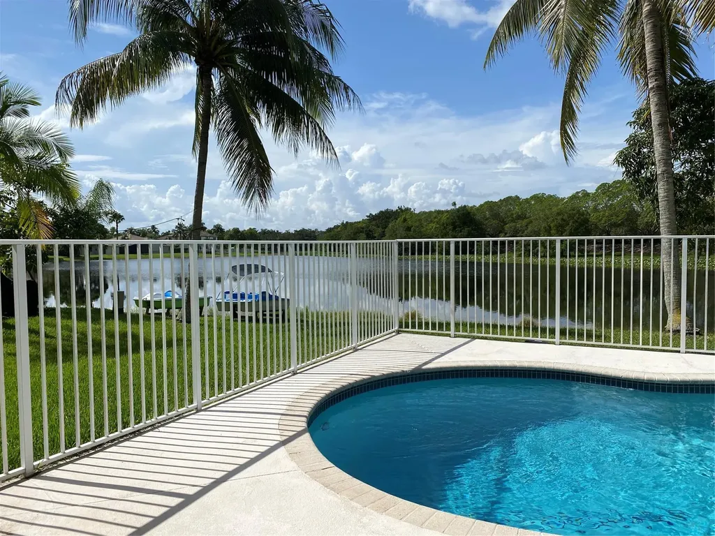 338 Cambridge Drive Weston FL 33326