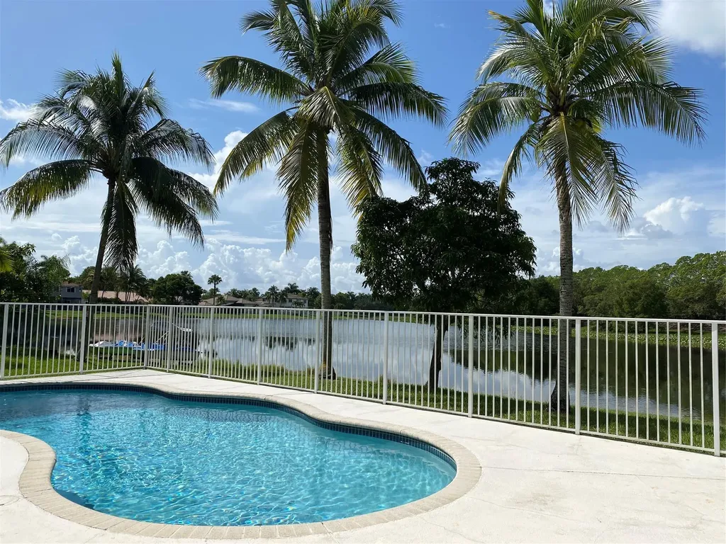 338 Cambridge Drive Weston FL 33326