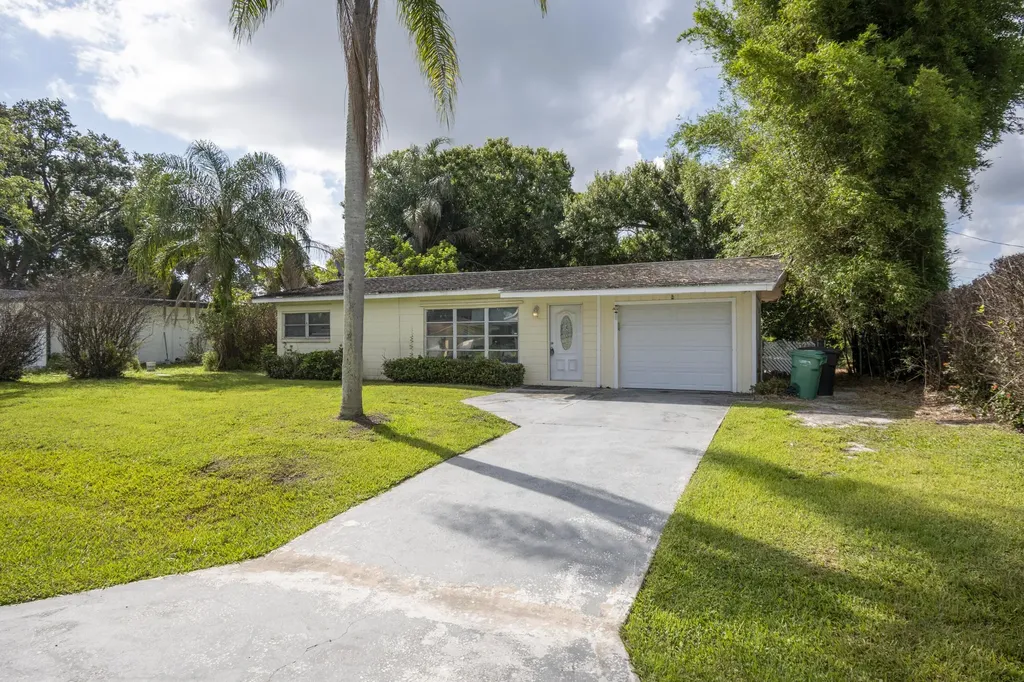 770 Lomas Street Port St Lucie FL 34952