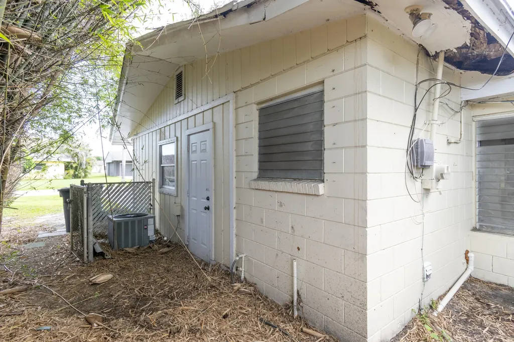 770 Lomas Street Port St Lucie FL 34952