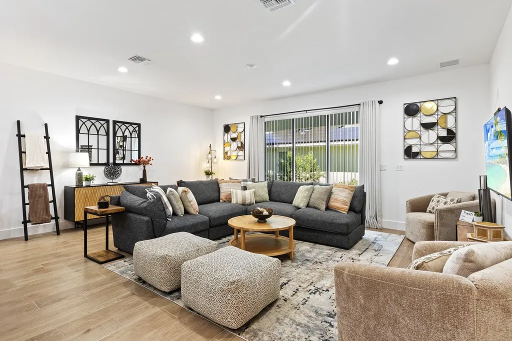601 SW 3rd Street Delray Beach FL 33444